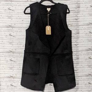 Listicle black Sherpa Vest sz:S NWT RN:145821